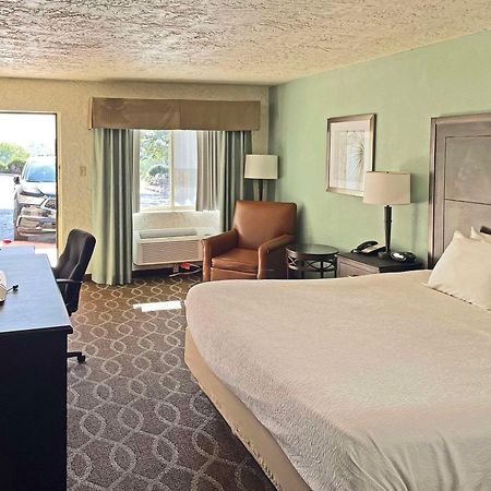 Quality Inn Clinton North Bagian luar foto