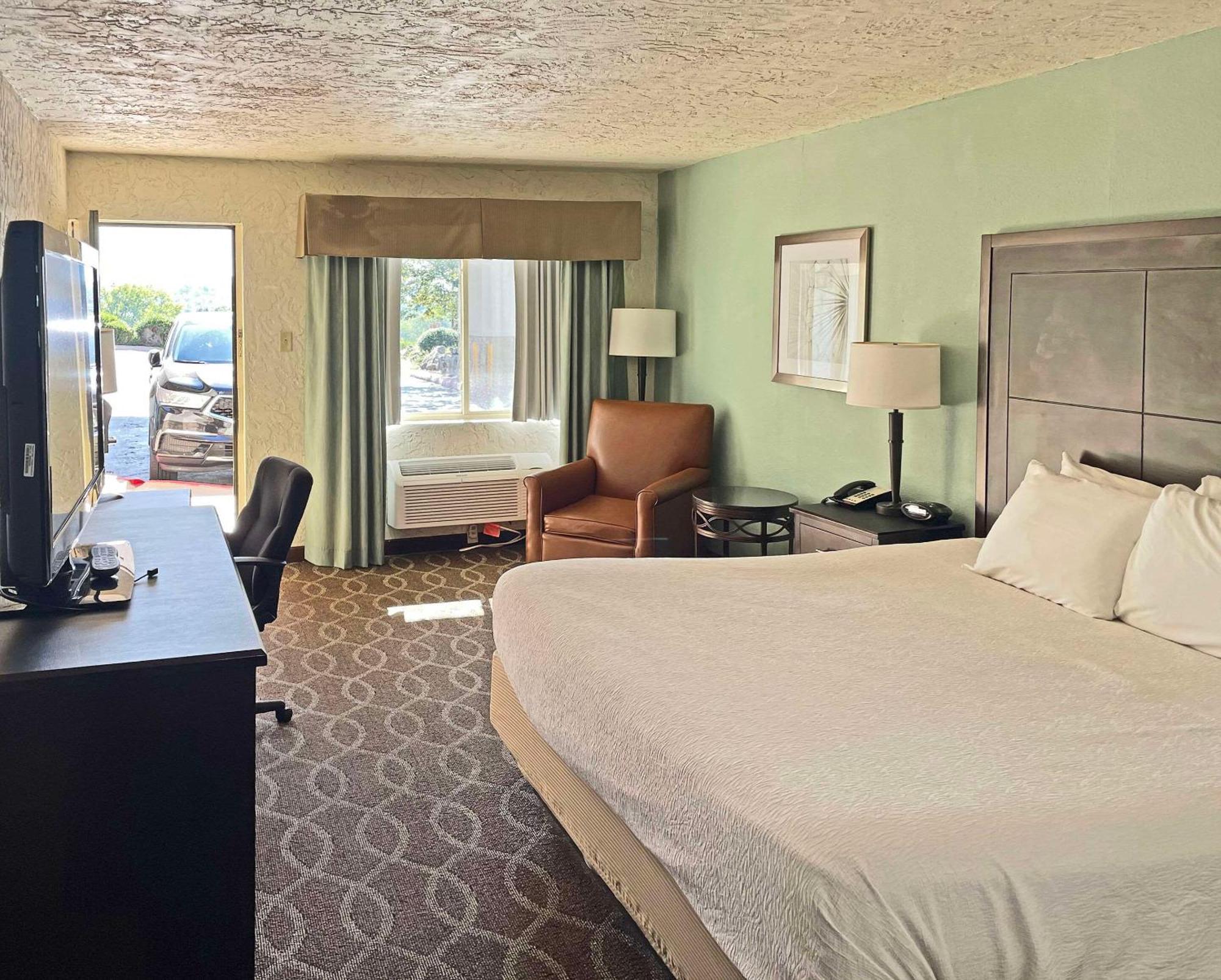 Quality Inn Clinton North Bagian luar foto