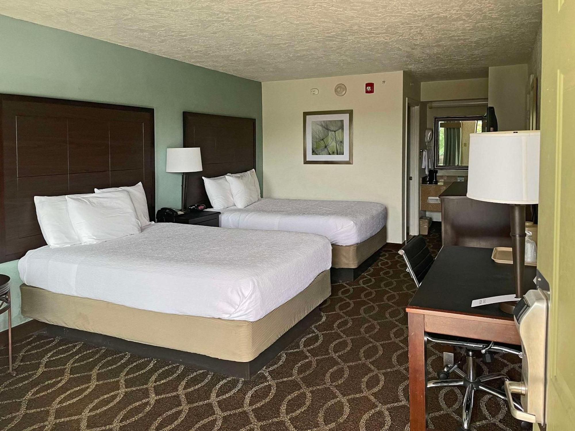 Quality Inn Clinton North Bagian luar foto