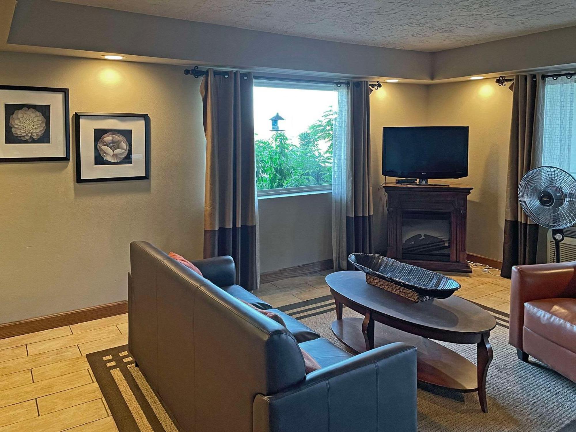Quality Inn Clinton North Bagian luar foto