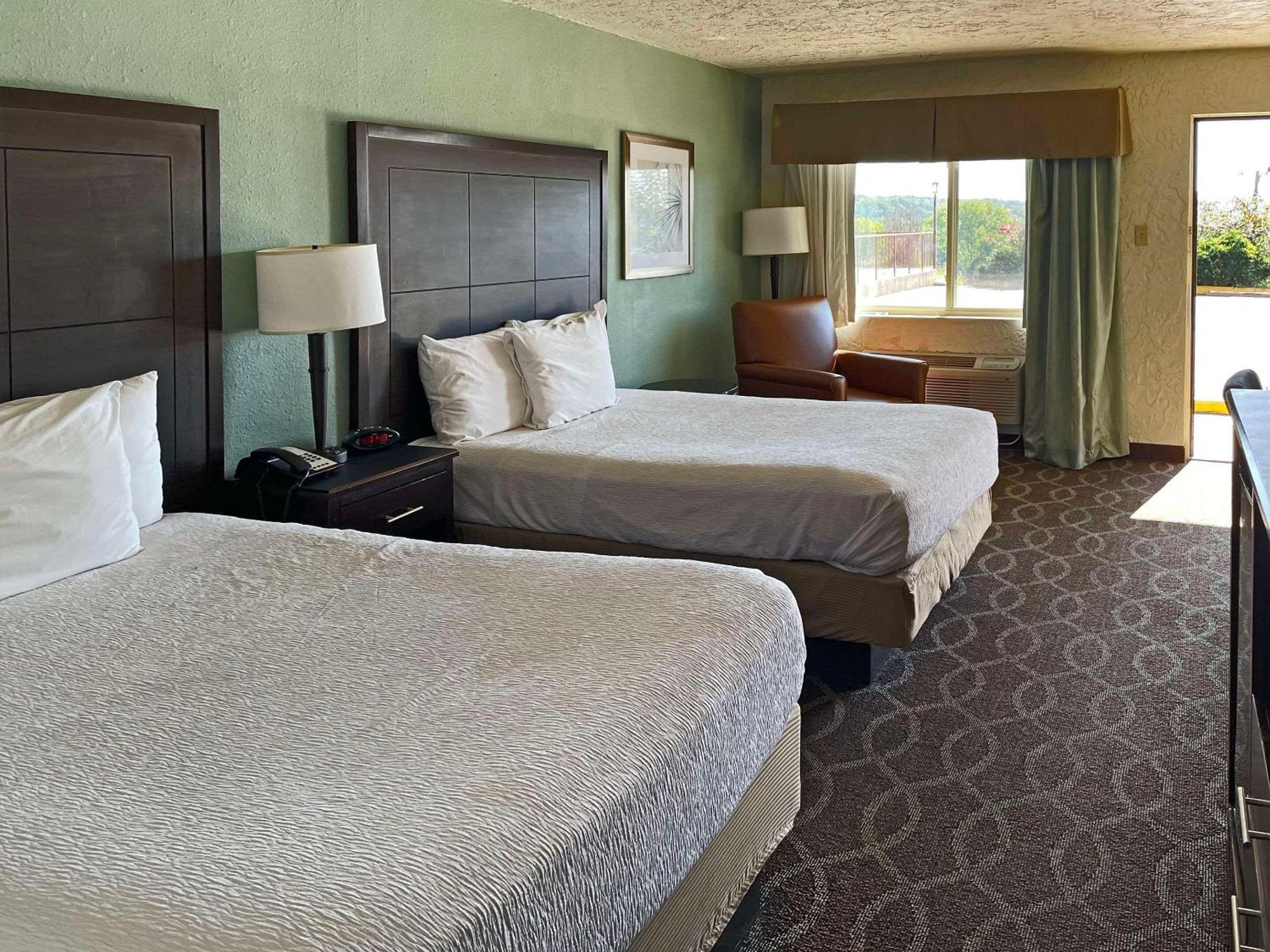 Quality Inn Clinton North Bagian luar foto