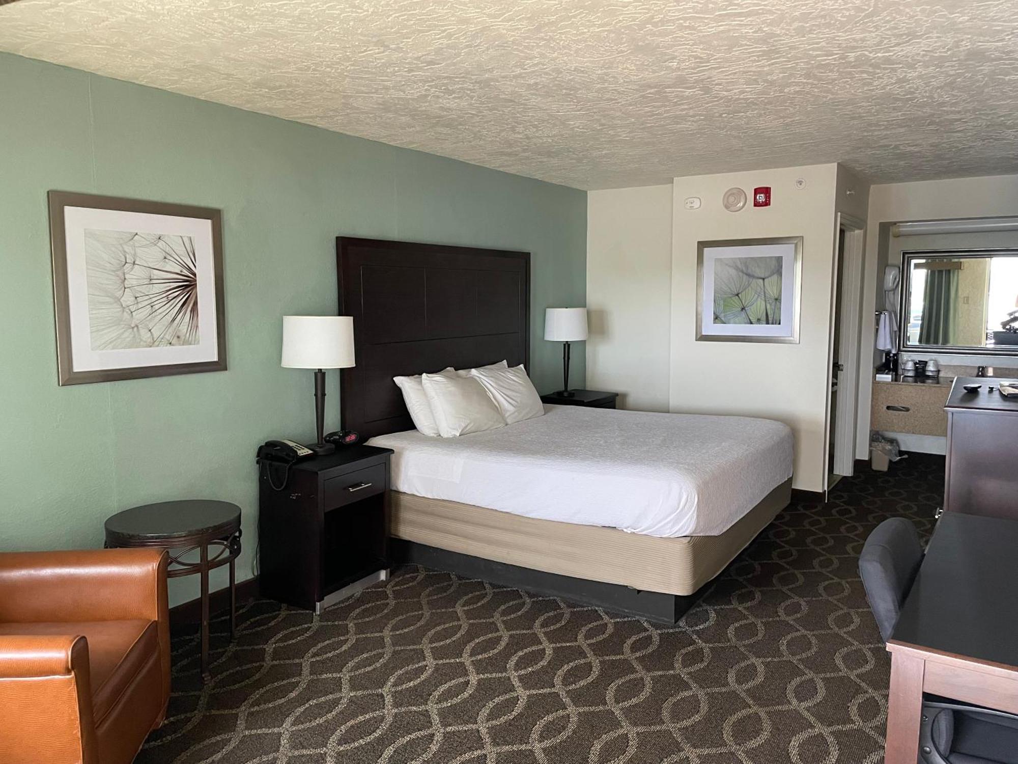 Quality Inn Clinton North Bagian luar foto