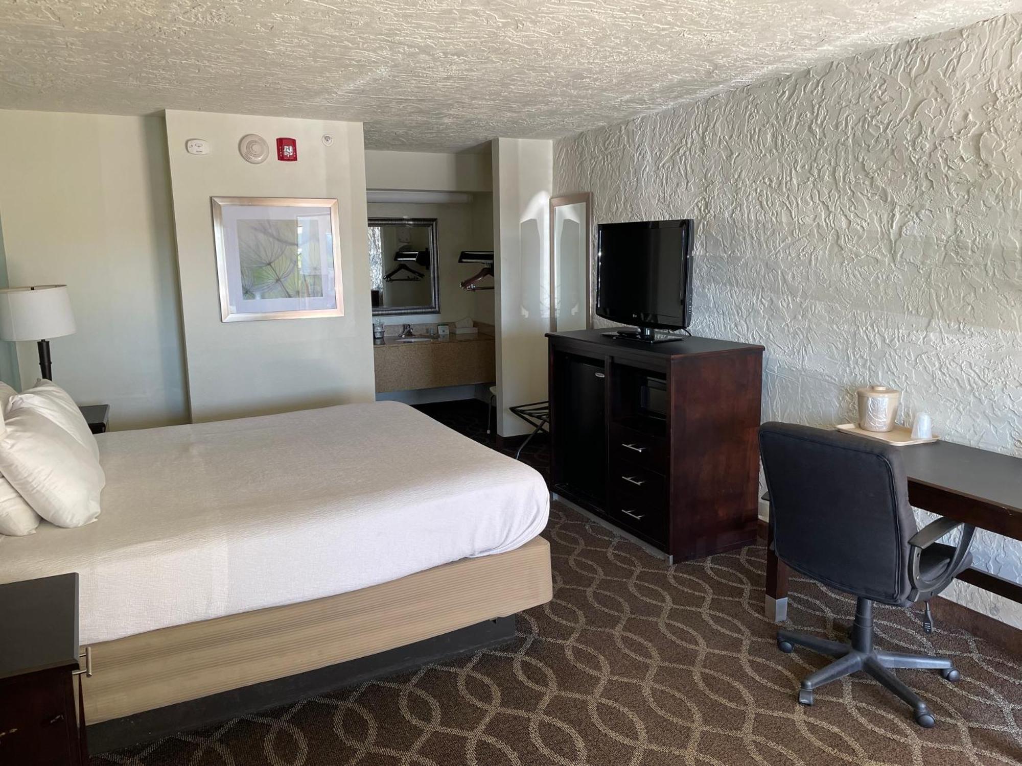 Quality Inn Clinton North Bagian luar foto