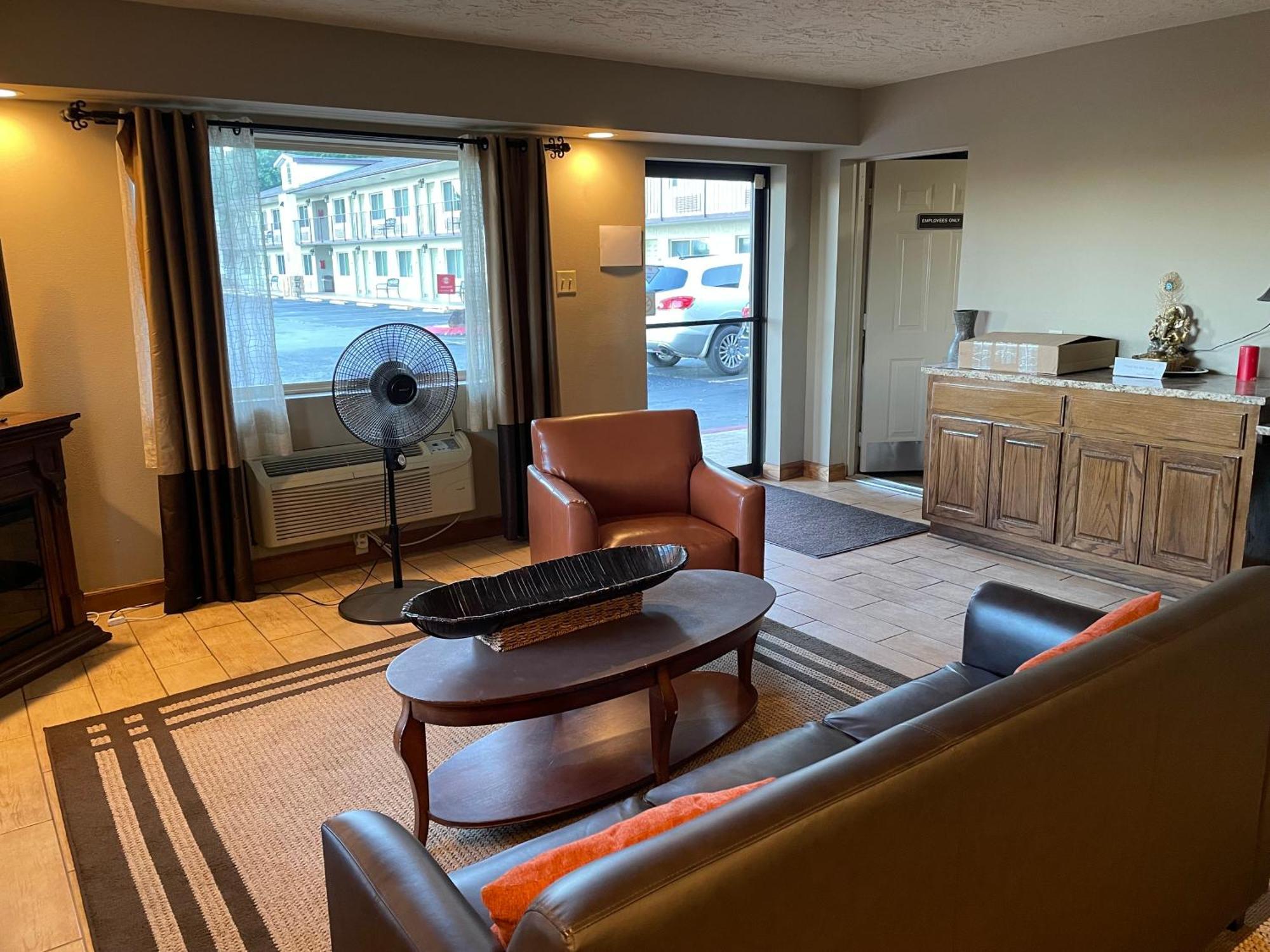 Quality Inn Clinton North Bagian luar foto
