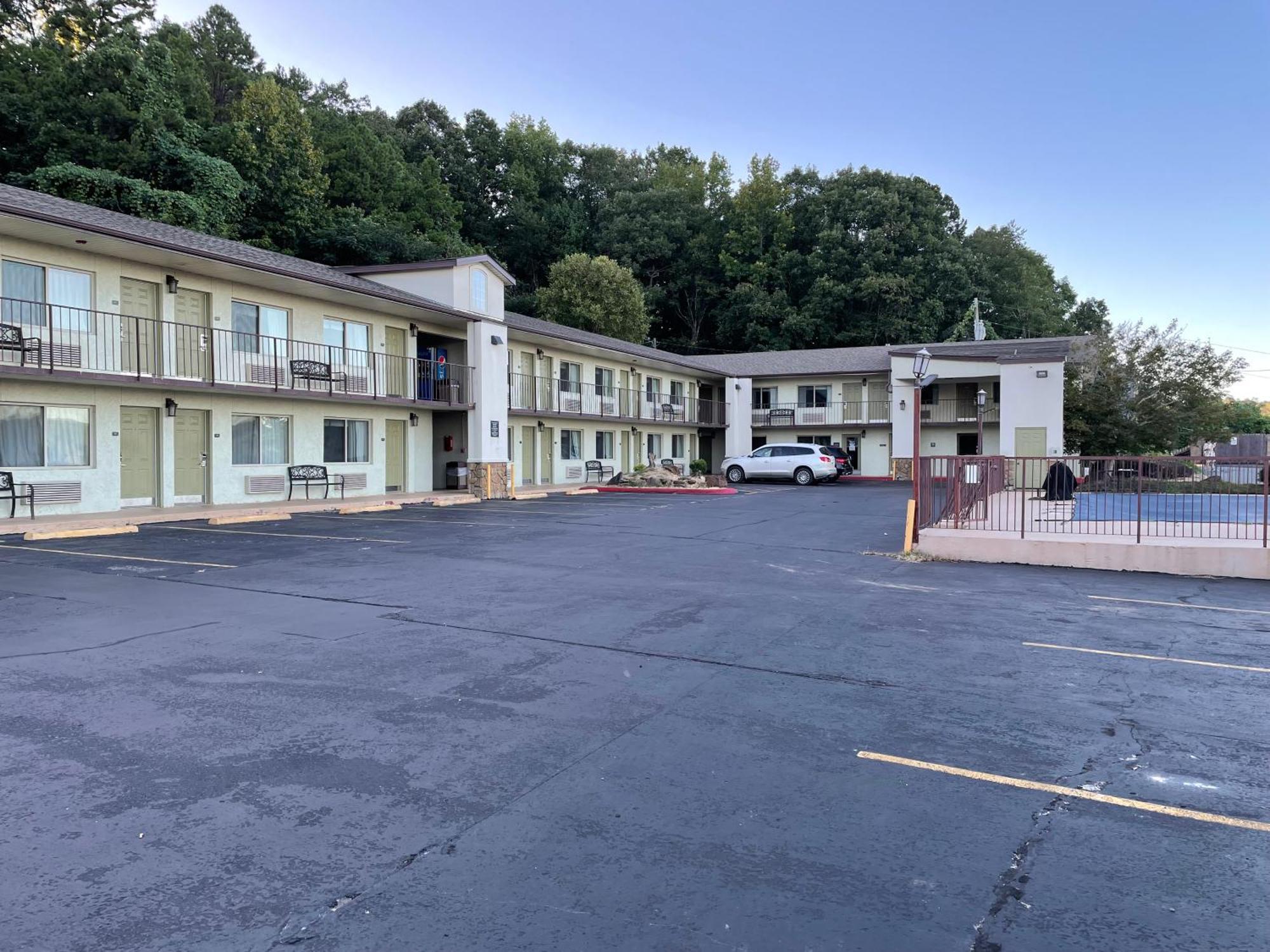 Quality Inn Clinton North Bagian luar foto