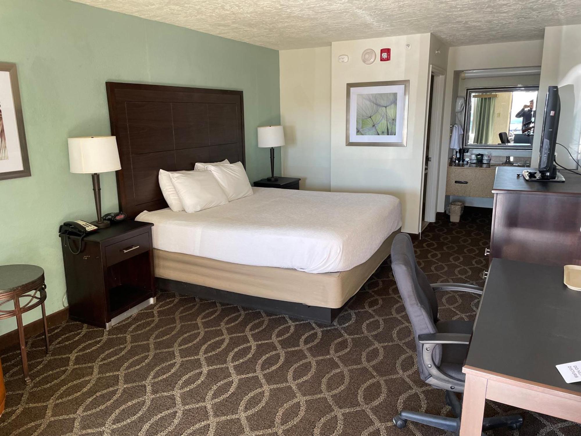 Quality Inn Clinton North Bagian luar foto
