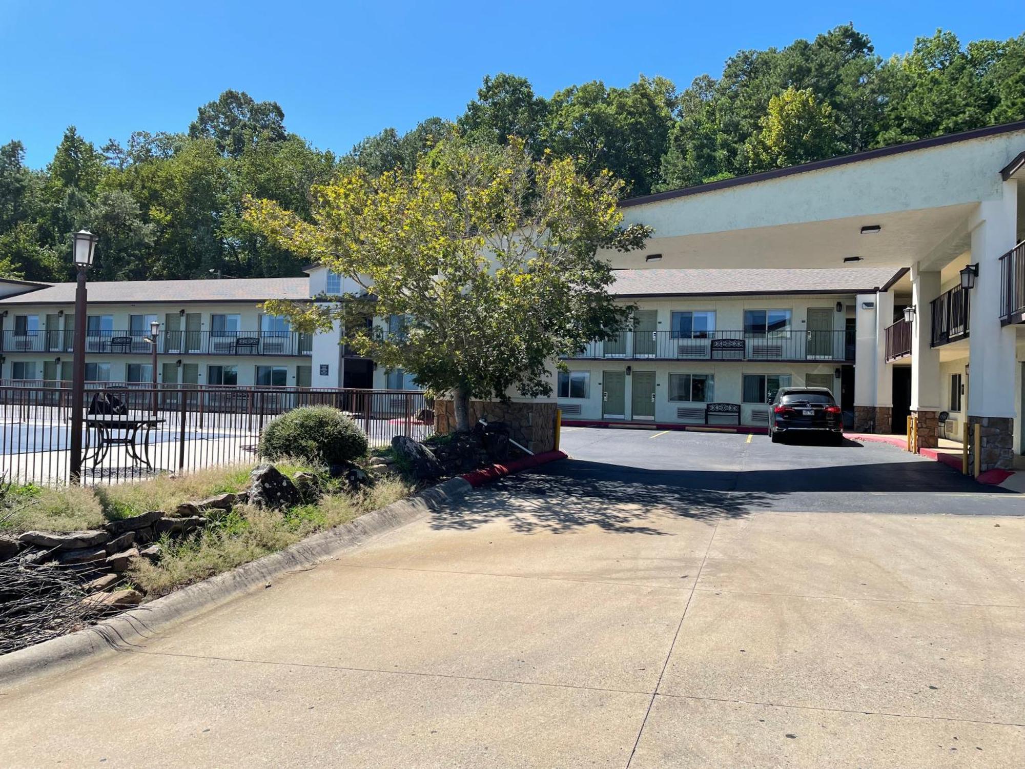 Quality Inn Clinton North Bagian luar foto