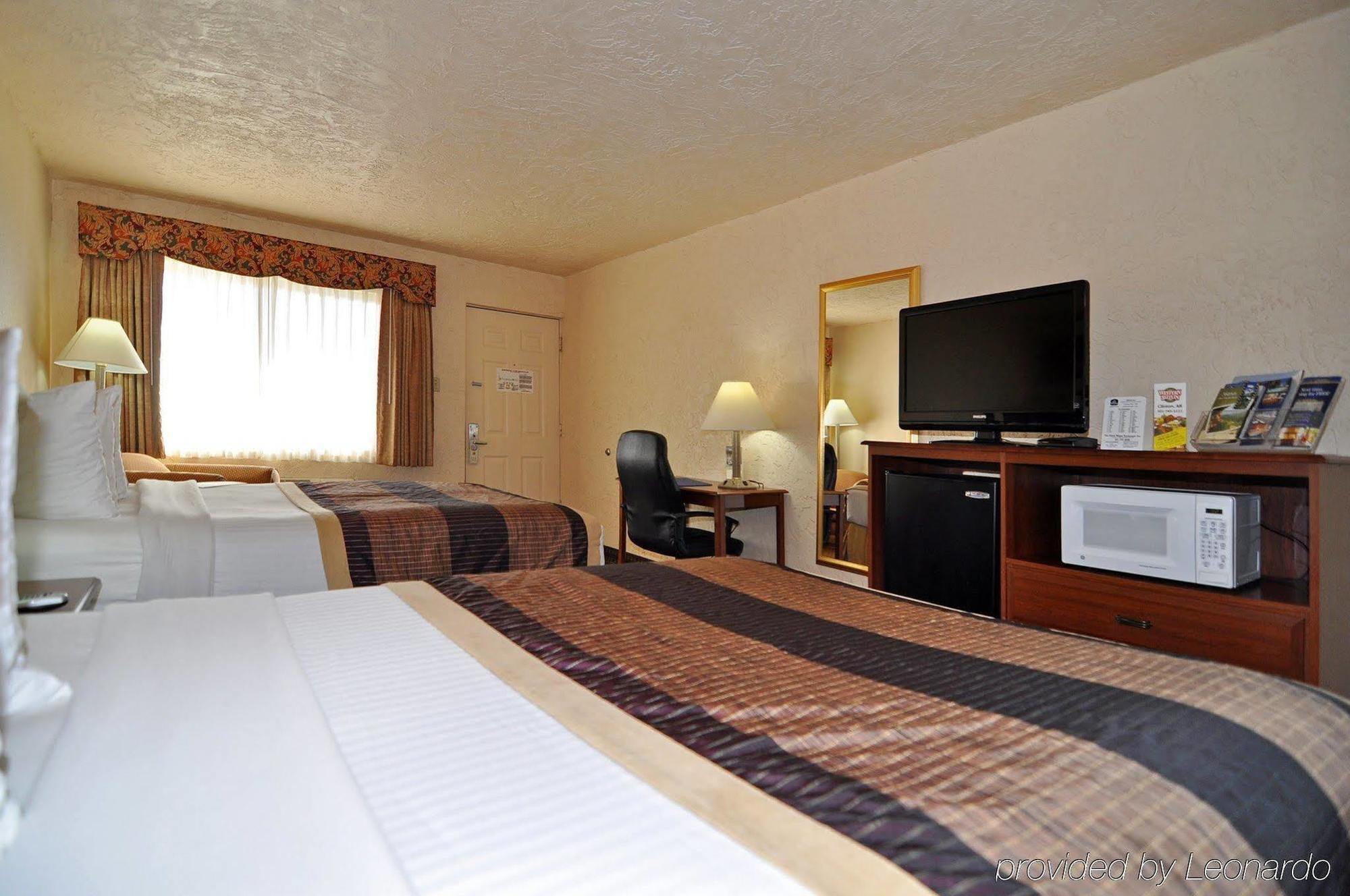 Quality Inn Clinton North Bagian luar foto